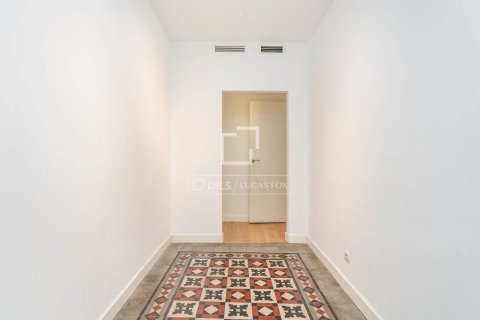 Купить квартиру в Барселона, Испания с 3 спальни, 91м², № 8599 - фото 23