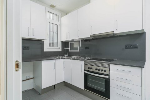 Купить квартиру в Барселона, Испания с 3 спальни, 91м², № 8599 - фото 9