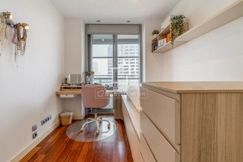 Apartamento de 4 dormitorios en venta en Barcelona, Cataluña, Spain № 8601 - foto 25