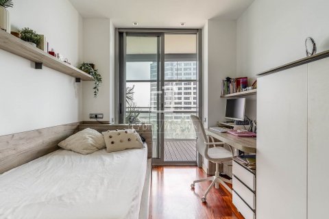 Apartamento de 4 dormitorios en venta en Barcelona, Cataluña, Spain № 8601 - foto 15