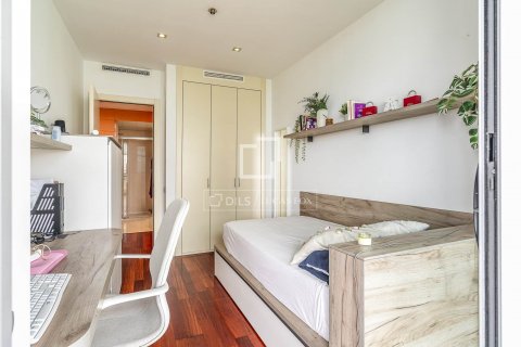 Apartamento de 4 dormitorios en venta en Barcelona, Cataluña, Spain № 8601 - foto 17