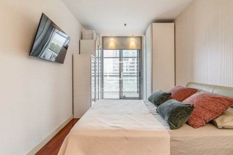 Apartamento de 4 dormitorios en venta en Barcelona, Cataluña, Spain № 8601 - foto 20