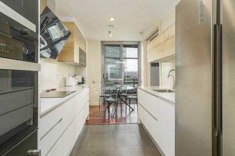 Apartamento de 4 dormitorios en venta en Barcelona, Cataluña, Spain № 8601 - foto 23