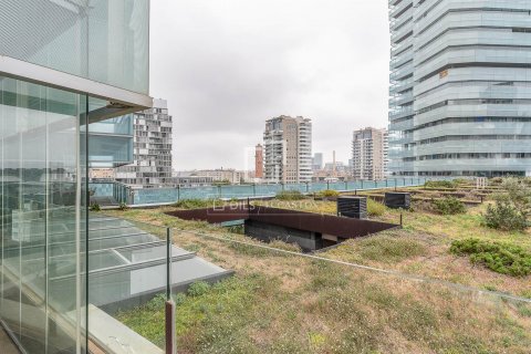 Apartamento de 4 dormitorios en venta en Barcelona, Cataluña, Spain № 8601