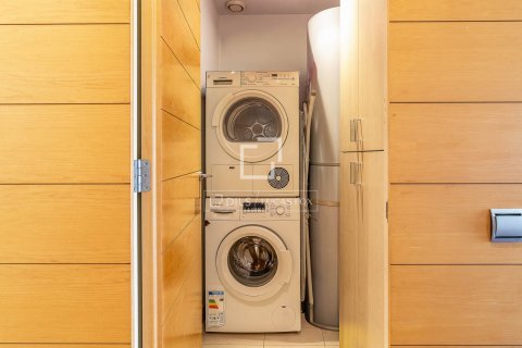 Apartamento de 4 dormitorios en venta en Barcelona, Cataluña, Spain № 8601 - foto 10