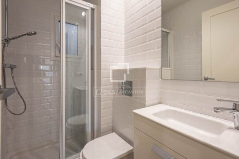 Apartamento de 5 dormitorios en venta en Barcelona, Cataluña, Spain № 8597 - foto 24