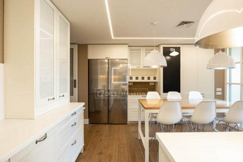 Apartamento de 5 dormitorios en venta en Barcelona, Cataluña, Spain № 8597 - foto 18