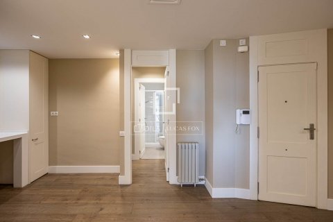 Apartamento de 5 dormitorios en venta en Barcelona, Cataluña, Spain № 8597 - foto 21