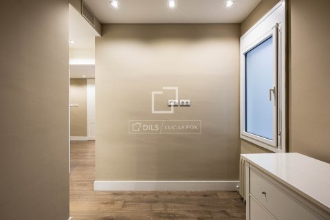 Apartamento de 5 dormitorios en venta en Barcelona, Cataluña, Spain № 8597 - foto 26