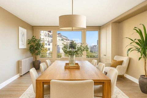 Apartamento de 5 dormitorios en venta en Barcelona, Cataluña, Spain № 8597 - foto 3