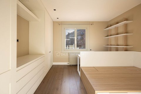Apartamento de 5 dormitorios en venta en Barcelona, Cataluña, Spain № 8597 - foto 27