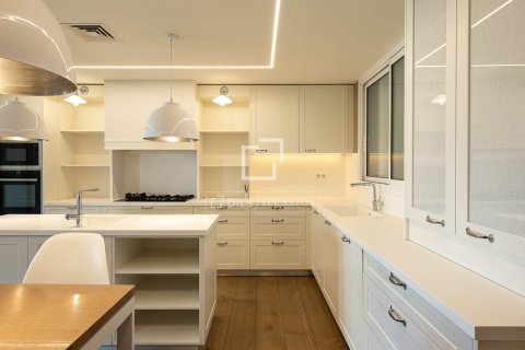 Apartamento de 5 dormitorios en venta en Barcelona, Cataluña, Spain № 8597 - foto 17