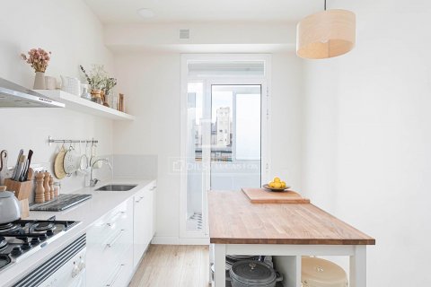 2 bedrooms apartment for sale in Barcelona, Catalonia, Spain № 8595 - photo 16