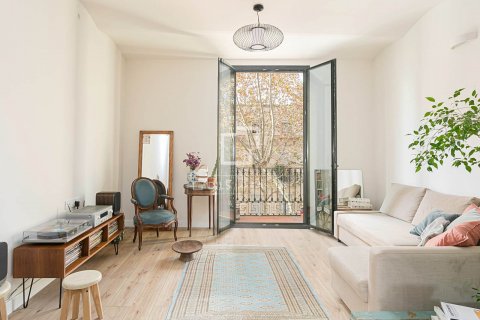 2 bedrooms apartment for sale in Barcelona, Catalonia, Spain № 8595 - photo 10