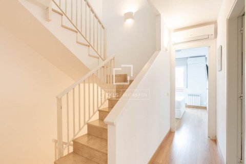 Villa de 5 dormitorios en venta en Sant Cugat del Vallès, Barcelona, Cataluña, Spain № 8600 - foto 13
