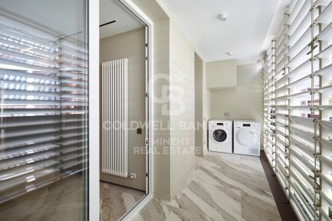 Apartamento de 6 dormitorios en venta en Barcelona, Cataluña, Spain № 5686 - foto 26