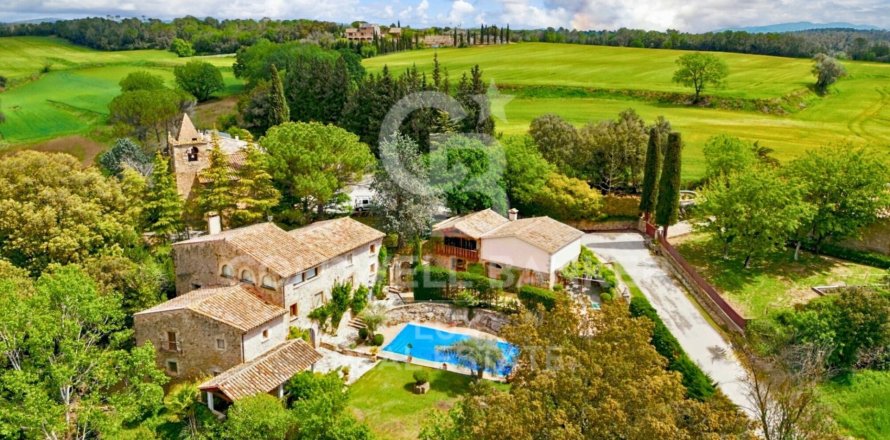 Сasa de 6 dormitorios en venta en Girona, Gerona, Cataluña, Spain № 5900