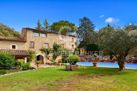Сasa de 6 dormitorios en venta en Girona, Gerona, Cataluña, Spain № 5900 - foto 2