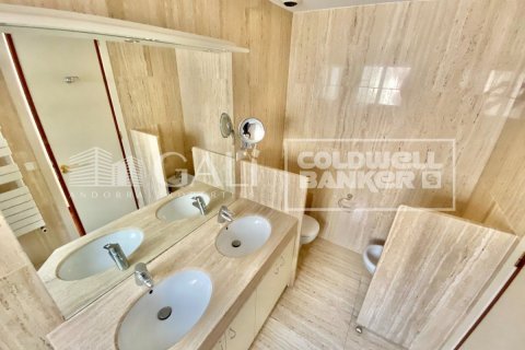 Ático de 4 dormitorios en alquiler en Principado De Andorra (Ninguna Poblacion Tiene C.P.), Lérida, Cataluña, Spain № 7680 - foto 10