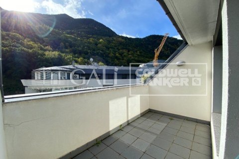 Ático de 4 dormitorios en alquiler en Principado De Andorra (Ninguna Poblacion Tiene C.P.), Lérida, Cataluña, Spain № 7680 - foto 2