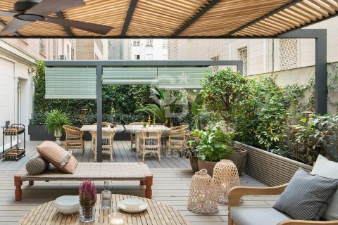 Apartamento de 7 dormitorios en alquiler en Barcelona, Cataluña, Spain № 7682