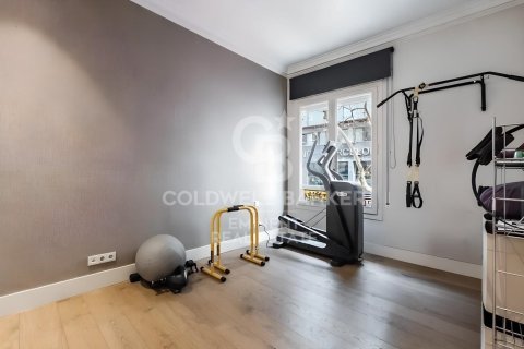 Снять в аренду квартиру в Барселона, Испания с 7 спален, 400м², № 7682 - фото 16