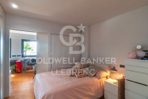 Apartamento de 2 dormitorios en venta en Barcelona, Cataluña, Spain № 7677 - foto 11