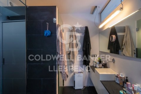 Apartamento de 2 dormitorios en venta en Barcelona, Cataluña, Spain № 7677 - foto 3