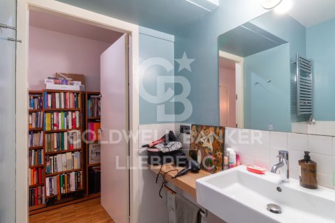 Apartamento de 2 dormitorios en venta en Barcelona, Cataluña, Spain № 7677 - foto 8