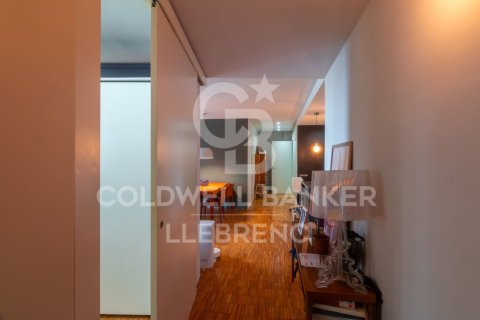 Apartamento de 2 dormitorios en venta en Barcelona, Cataluña, Spain № 7677 - foto 14