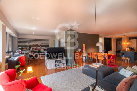 Apartamento de 2 dormitorios en venta en Barcelona, Cataluña, Spain № 7677 - foto 23