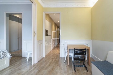 Apartamento de 2 dormitorios en venta en Barcelona, Cataluña, Spain № 3952 - foto 5