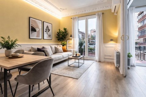 Apartamento de 2 dormitorios en venta en Barcelona, Cataluña, Spain № 3952