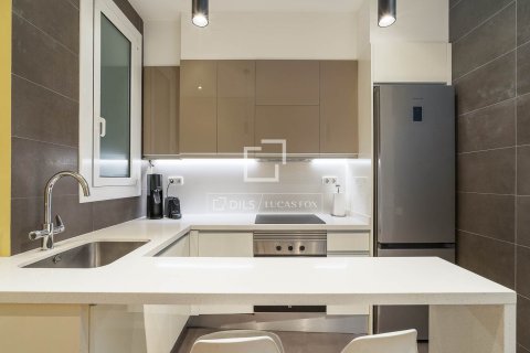 Apartamento de 2 dormitorios en venta en Barcelona, Cataluña, Spain № 3952 - foto 13