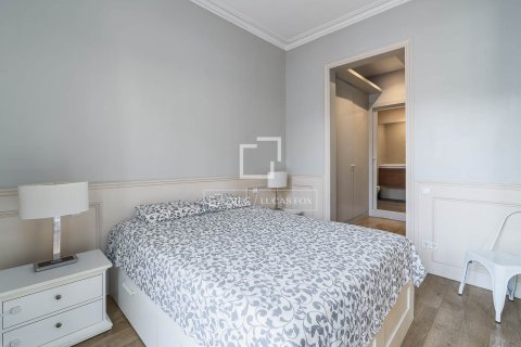 Apartamento de 2 dormitorios en venta en Barcelona, Cataluña, Spain № 3952 - foto 24
