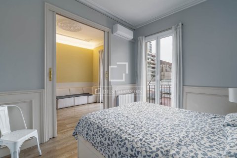 Apartamento de 2 dormitorios en venta en Barcelona, Cataluña, Spain № 3952 - foto 25