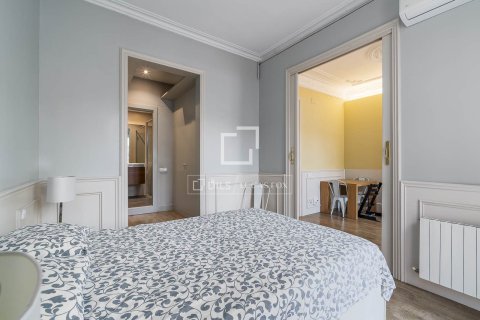 Apartamento de 2 dormitorios en venta en Barcelona, Cataluña, Spain № 3952 - foto 22