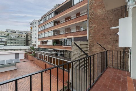 Apartamento de 2 dormitorios en venta en Barcelona, Cataluña, Spain № 3952 - foto 8