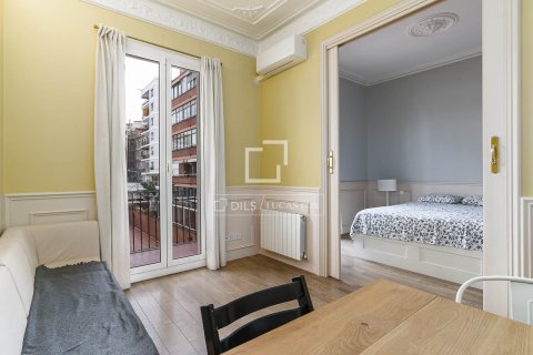 Apartamento de 2 dormitorios en venta en Barcelona, Cataluña, Spain № 3952 - foto 6