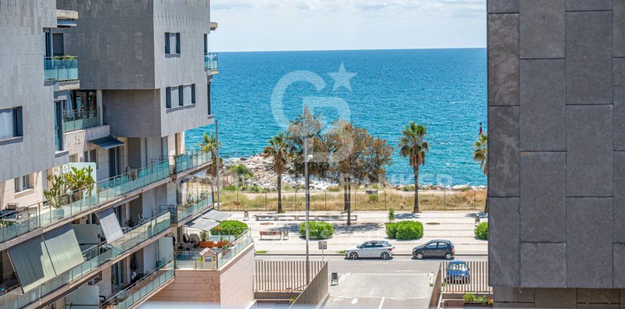 Ático de 4 dormitorios en venta en Badalona, Barcelona, Cataluña, Spain № 7720