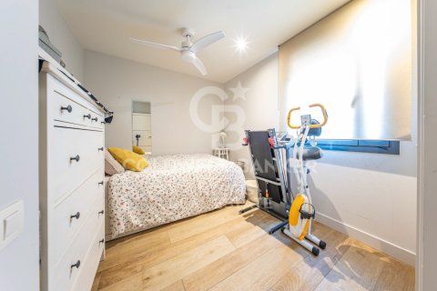 Ático de 4 dormitorios en venta en Badalona, Barcelona, Cataluña, Spain № 7720 - foto 8