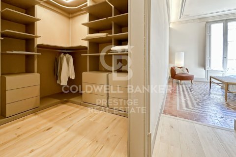 Apartamento de 2 dormitorios en venta en Barcelona, Cataluña, Spain № 7725 - foto 12
