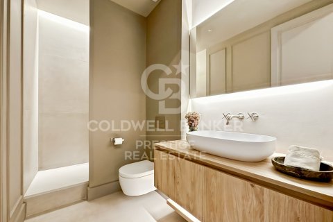 Apartamento de 2 dormitorios en venta en Barcelona, Cataluña, Spain № 7725 - foto 13