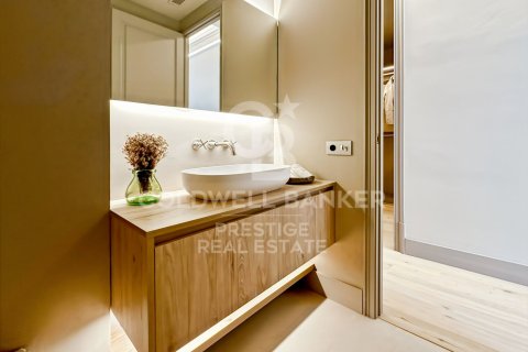 Apartamento de 2 dormitorios en venta en Barcelona, Cataluña, Spain № 7725 - foto 14