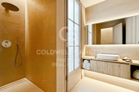 Apartamento de 2 dormitorios en venta en Barcelona, Cataluña, Spain № 7725 - foto 8