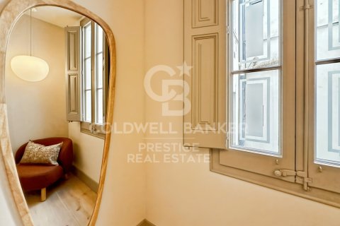 Apartamento de 2 dormitorios en venta en Barcelona, Cataluña, Spain № 7725 - foto 3