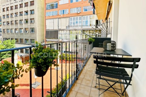 Apartamento de 2 dormitorios en venta en Barcelona, Cataluña, Spain № 7725 - foto 19