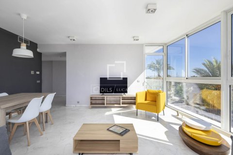 3 bedrooms apartment for sale in Barcelona, Catalonia, Spain № 3918 - photo 2