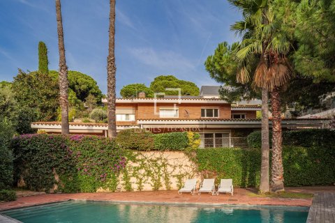 6 bedrooms villa for sale in Premia De Dalt, Barcelona, Catalonia, Spain № 3915 - photo 2