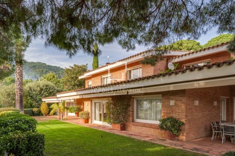 6 bedrooms villa for sale in Premia De Dalt, Barcelona, Catalonia, Spain № 3915 - photo 24
